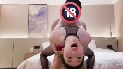 ✅精致and反差！抖音网红 掰开小穴 一字马插入 骚的不行！高挑身材